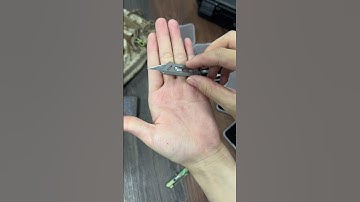 This little utility knife comes in four colors