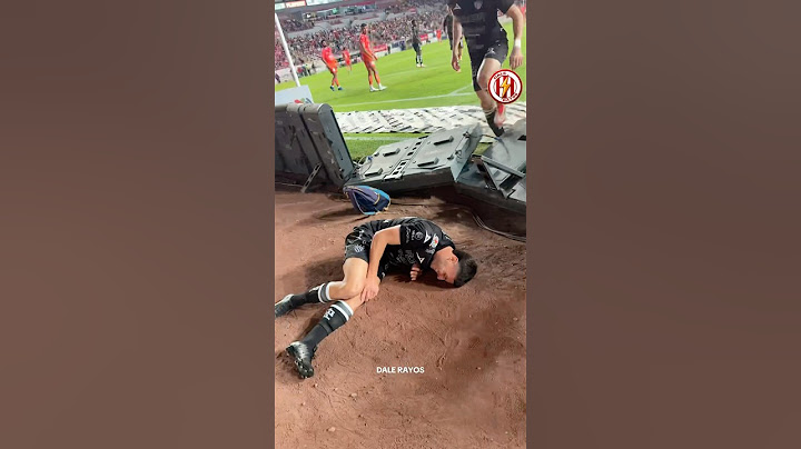 ¡Auch!🤕 El empujón que le dieron a Paradela desde la cancha.😰  #Necaxa #LigaMX #futbolmexicano