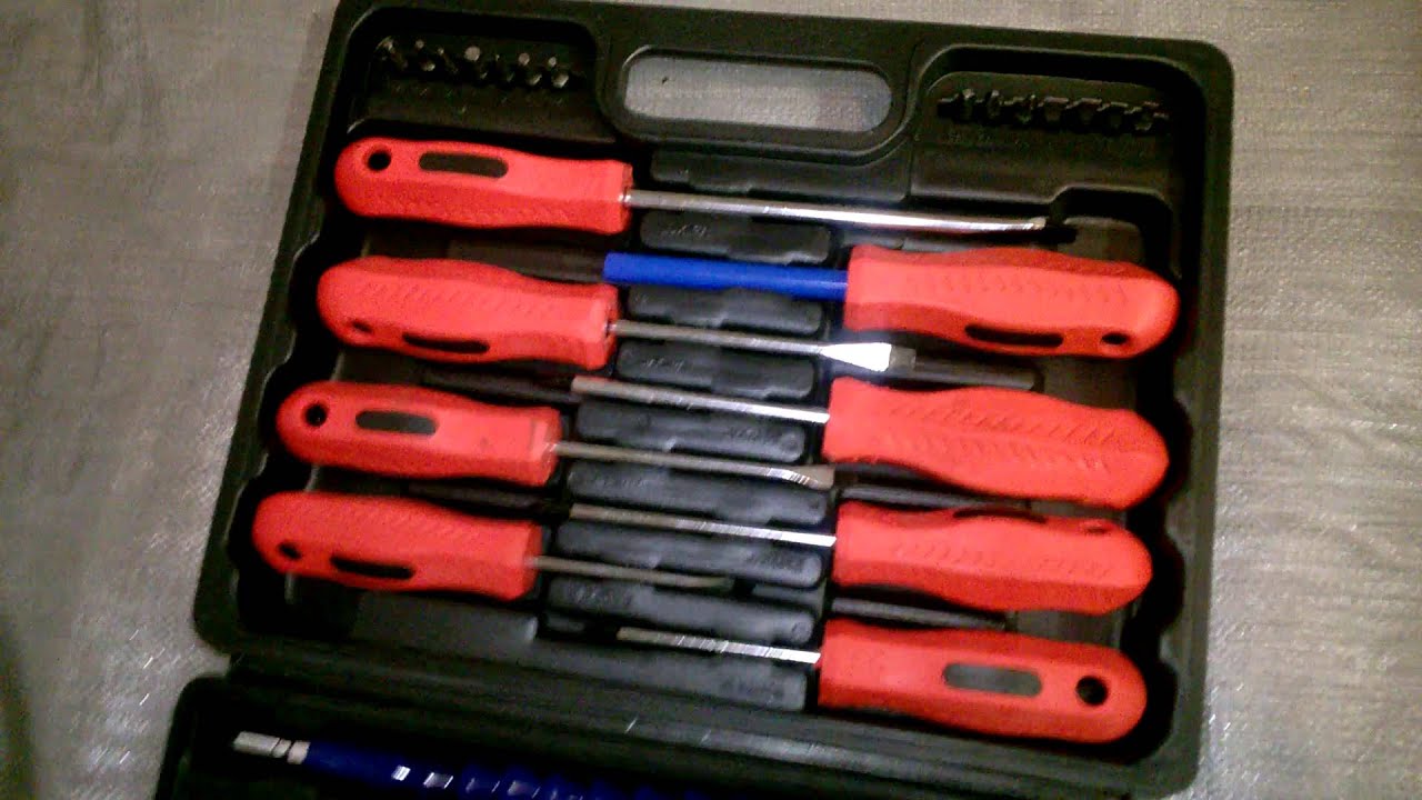 Harbor Freigh 32 piece screw driver set, 3 piece wobble extentions, and