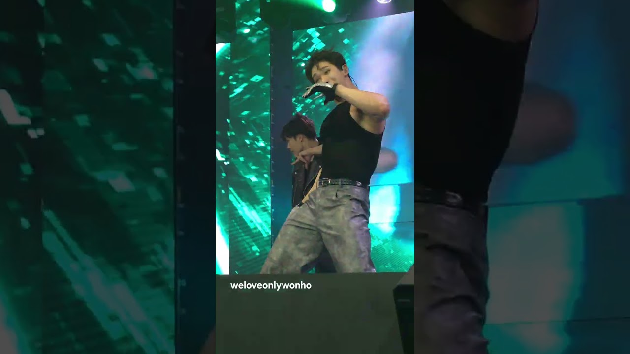 250925 WONHO  STAYAWAKE  HAMBURG 'MALA' & 'DOWN '