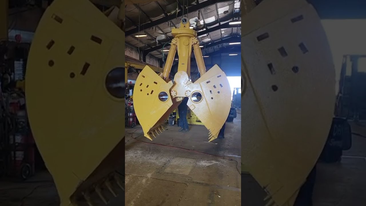 Liebherr Hydraulic Clamshell Bucket Testing