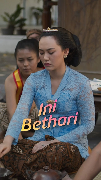 Yuk ketemu Bethari (Happy Asmara) dalam film Ambyar Mak Byar di bioskop sekarang! #FilmAMB