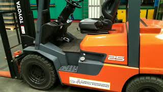 CARA MUDAH MENGOPERASIKAN FORKLIFT