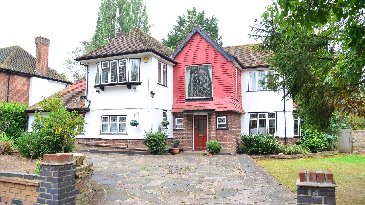 Bourne End Road, Northwood, HA6 4 Bedroom 2 Bathroom Detached House