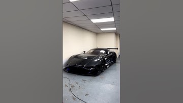 Up close & personal with one of the only Aston Martin Vulcan’s in the world! 😳