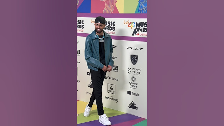 Jay Wheeler llega a la alfombra roja de Los 40 Music Awards