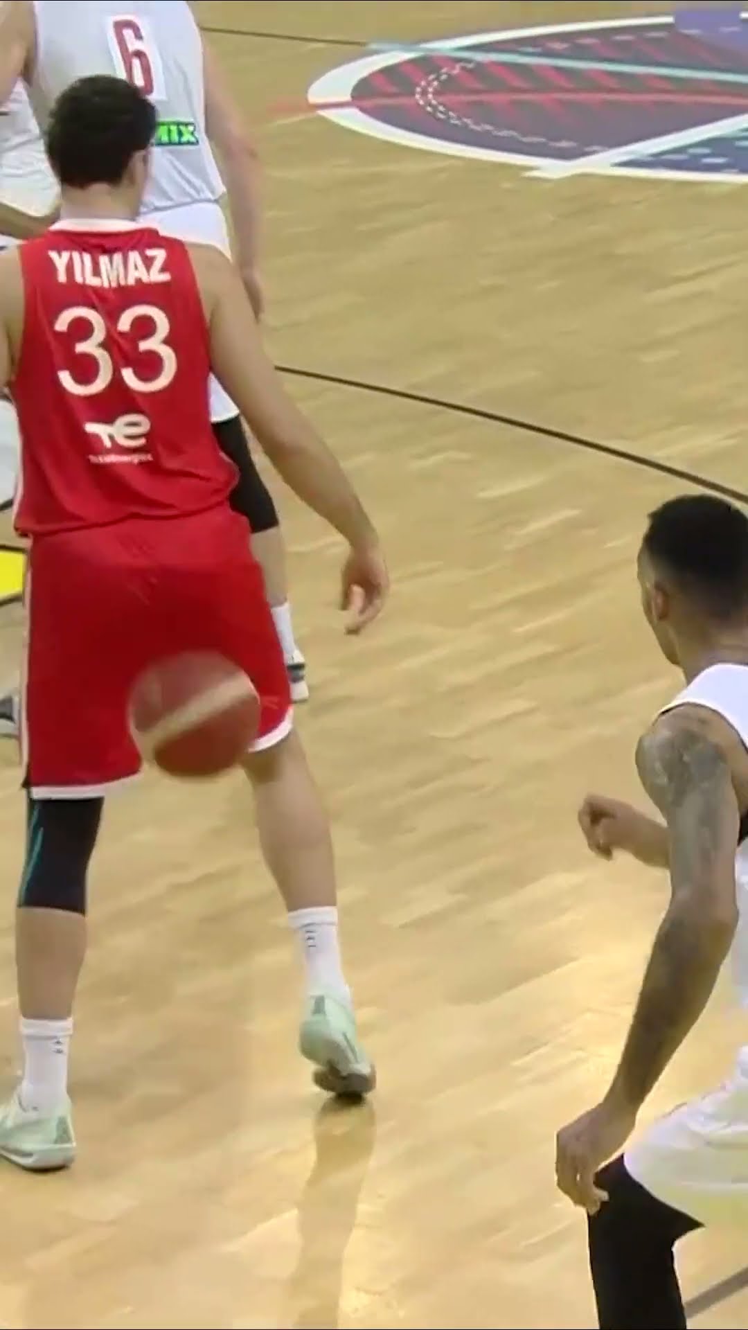 One of the most clever buzzer beaters you'll ever see ?