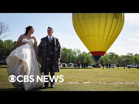 Couples get married during total solar eclipse in Arkansas | full video