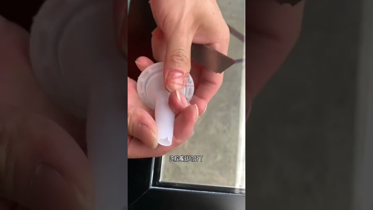 Tips |  How to apply silicone caulk sealant on windows more smoothly?