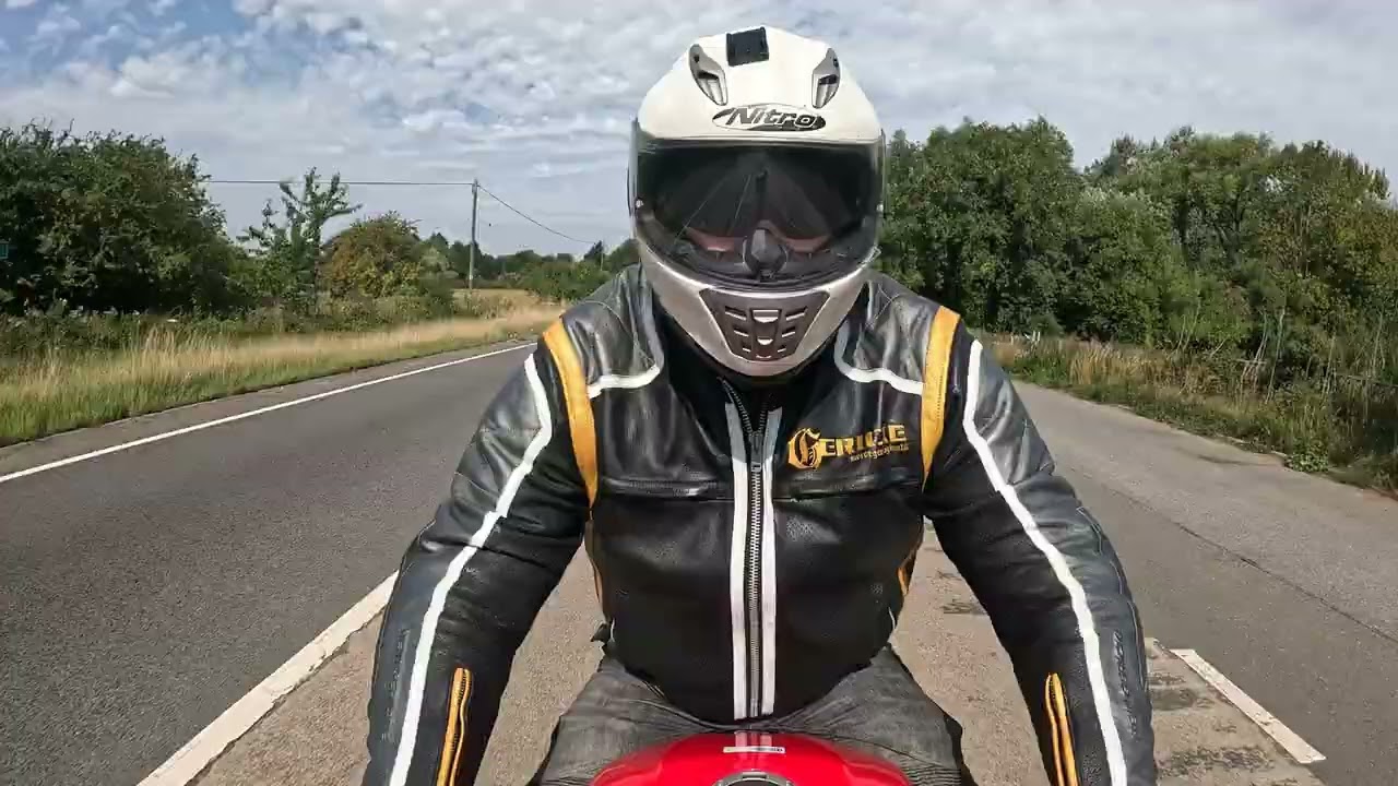 Езда на мотоцикле | Защитная езда, которая действительно работает!