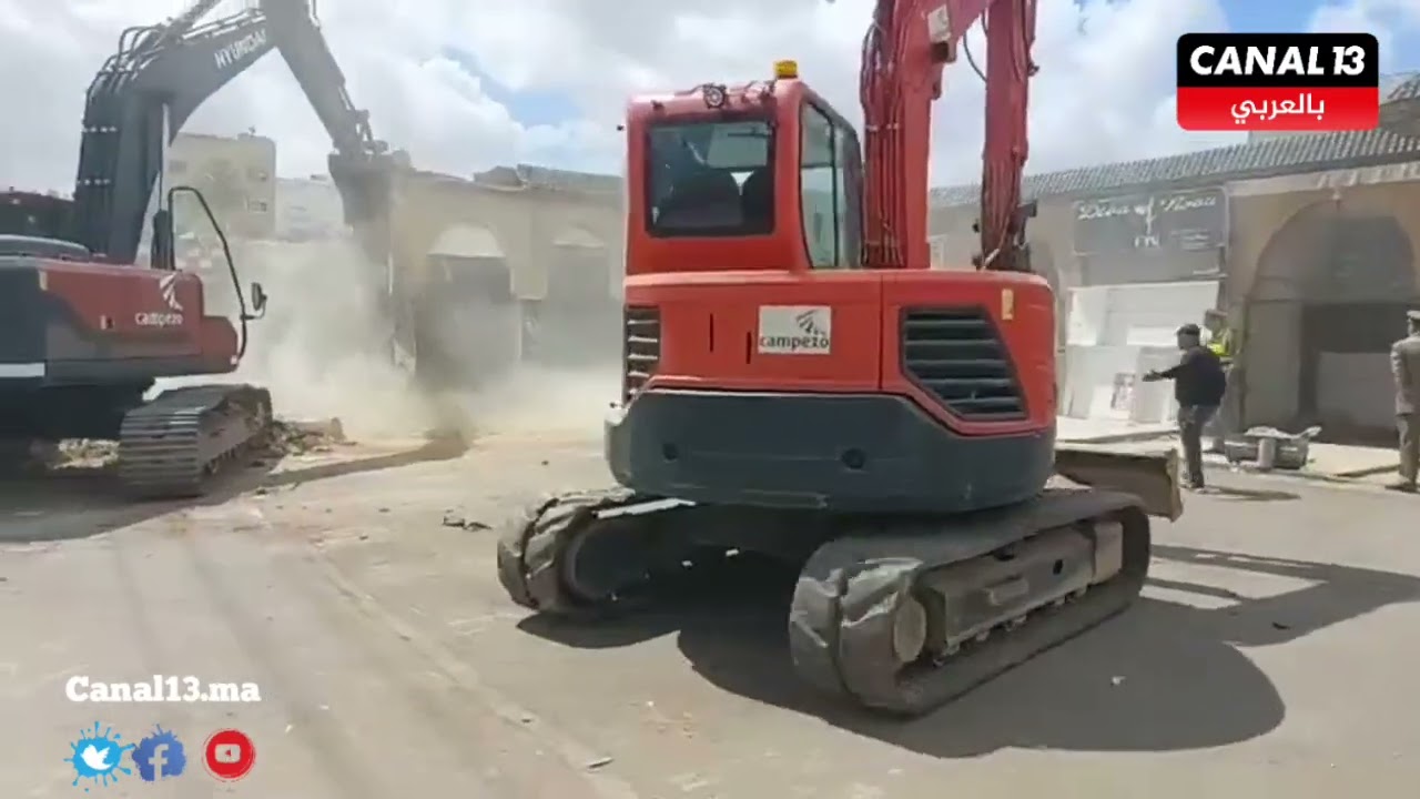 كازا.. نايضة السلطات المحلية تقوم بأكبر عملية هدم لأقدم سوق بسيدي مومن