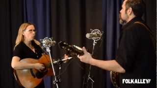 Folk Alley Sessions: Pharis & Jason Romero - "Out On the Western Plains" chords