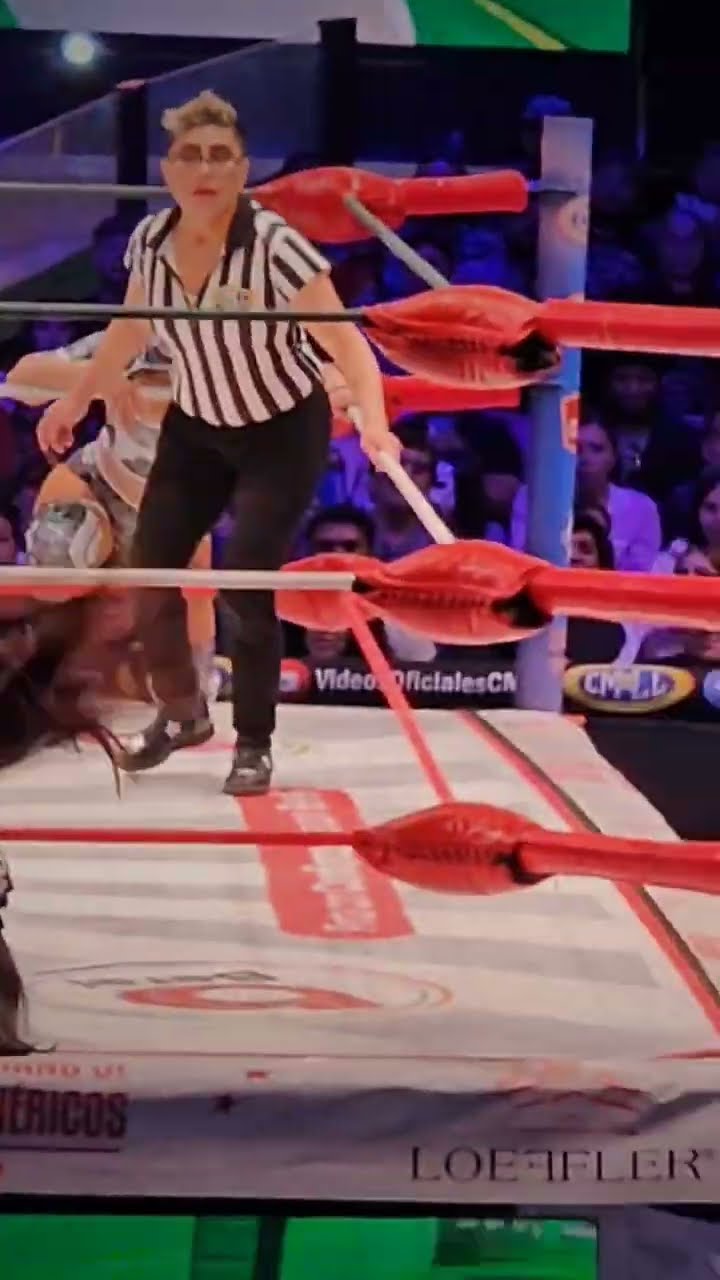 Kira se queda corta en un vuelo en la Arena México