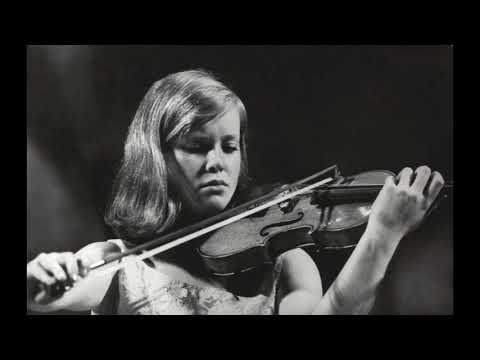 Emmy Verhey plays Paganini Violin Concerto No. 4