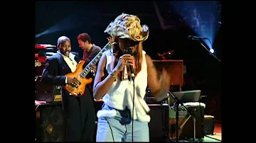 Eric Clapton with Mary J. Blige - Not Gon' Cry (LIVE)