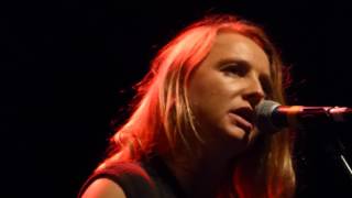 2016-12-06 Lissie - I Can't Make You Love Me (Bonnie Raitt cover) chords