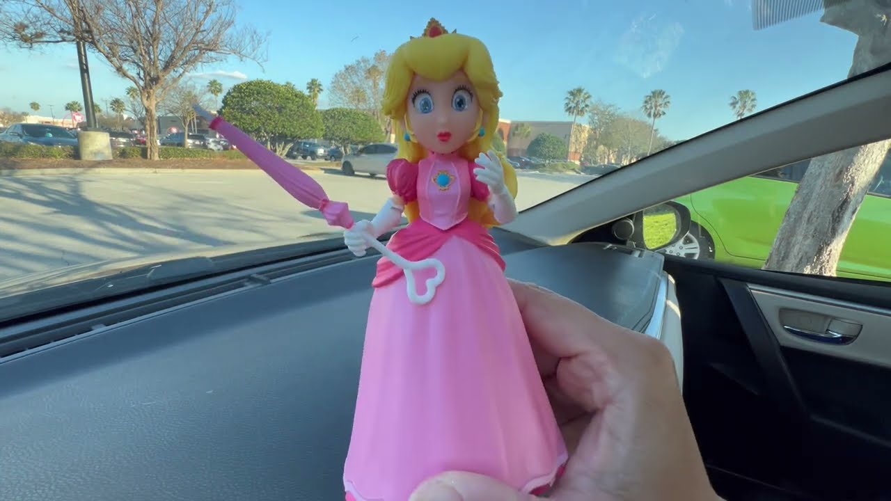 Super Mario Bros Movie - Peach action figure