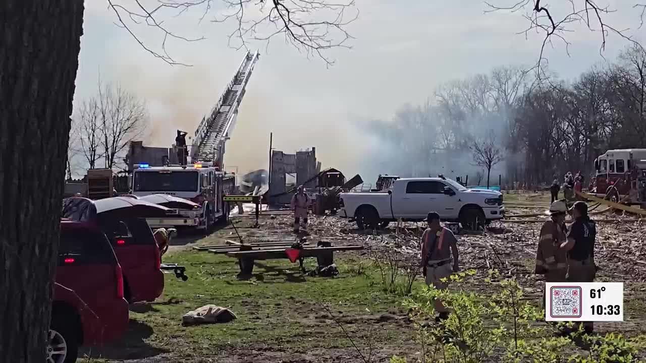 Multiple fire crews respond to a barn fire in Rockton early Sunday ...