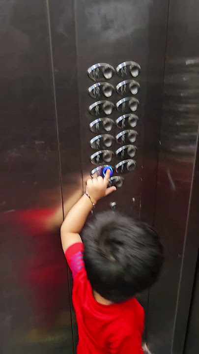 Masti in lift😅🤣 #tomndjerry #funny #kgf #comedy #shortfeed #shorts #ytshort #trendingshorts #lift