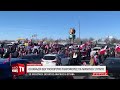 Οι Καναδοί δεν υποχωρούν