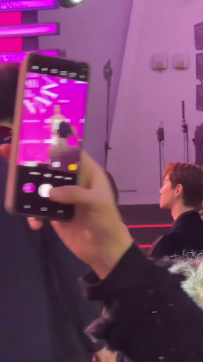 I like Yoona reaction towards Junho.🤏🏻😭