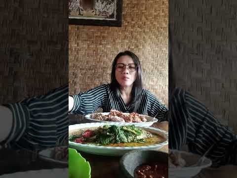 Makan Porsi Jumbo
