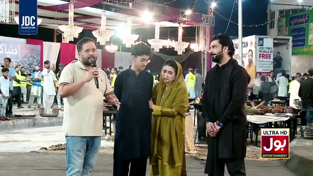 Ali Sheikhani Gave The Boy An iPhone And 3 Gold Coins | Maya Khan & Zafar Abbas | Hamara Ramadan