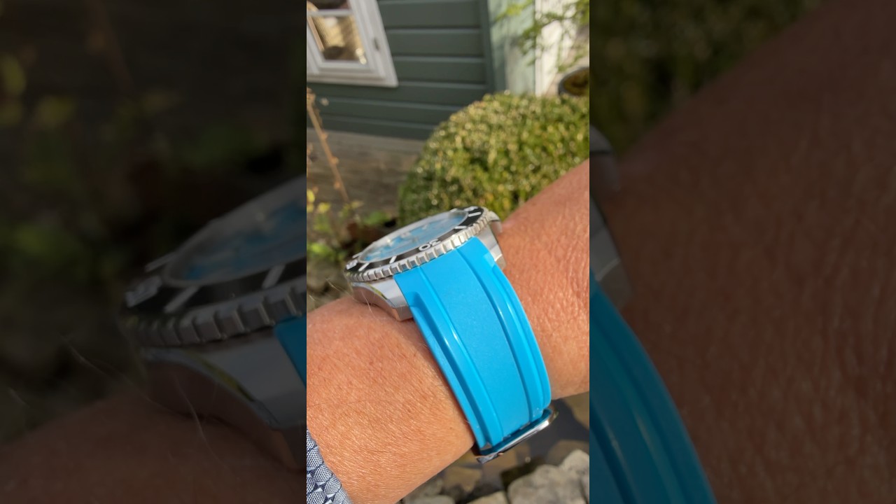 🐬 Most beautiful turquoise diving watch ever? 