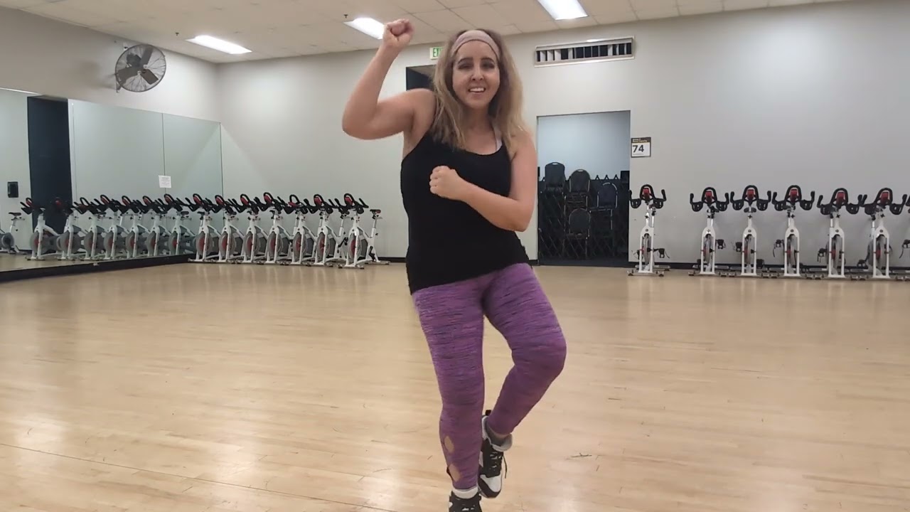 Last Christmas (Bachata version) Rodrigo Ace. Zumba coreo fácil choreo easy.  zinIrene 