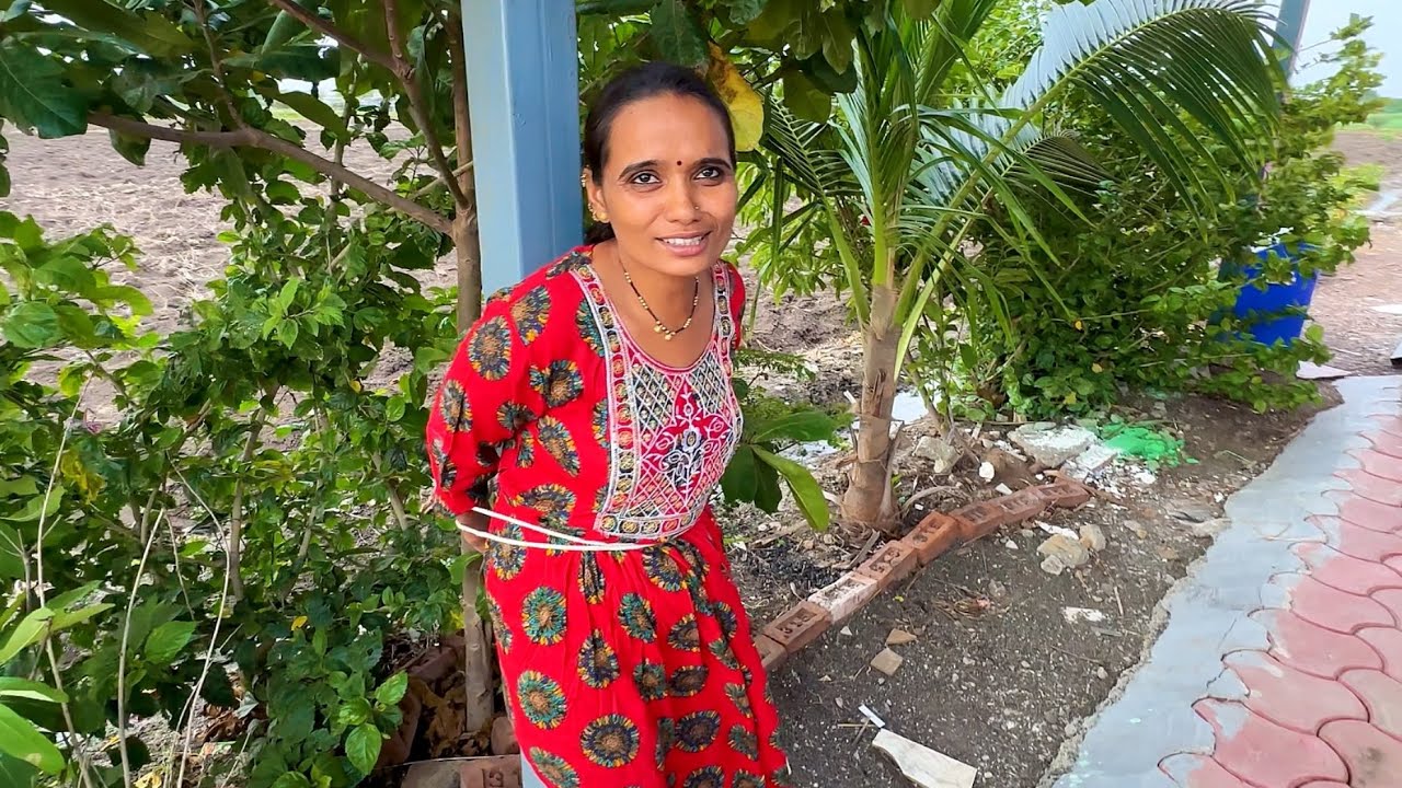 माऊलीने मम्मीला दोरीने बांधलं 🫢