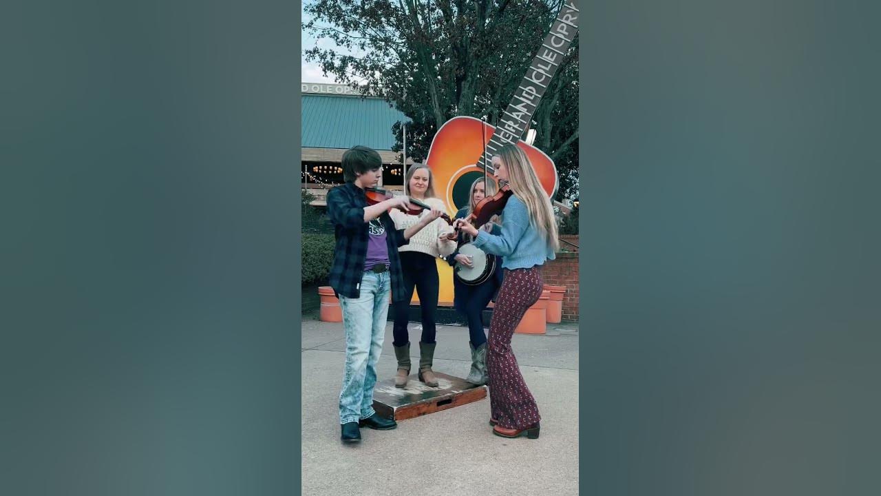 Twin Fiddles with Bronwyn Keith-Haynes🎻13 y/o Wyatt Ellis🎻Brenna Macmillan🪕and Hillary Klug 👣