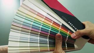 カラープレビュー色見本帳は鮮やかな色が集まった約2,000色 東京青山本店