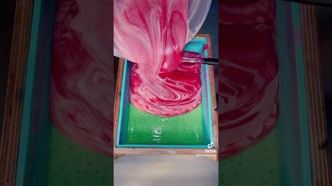 KiwiBerry LAYERED Soap! 🥝 l#soapmaking #soapmaker #artisansoap #handmadesoap #soapmakingprocess