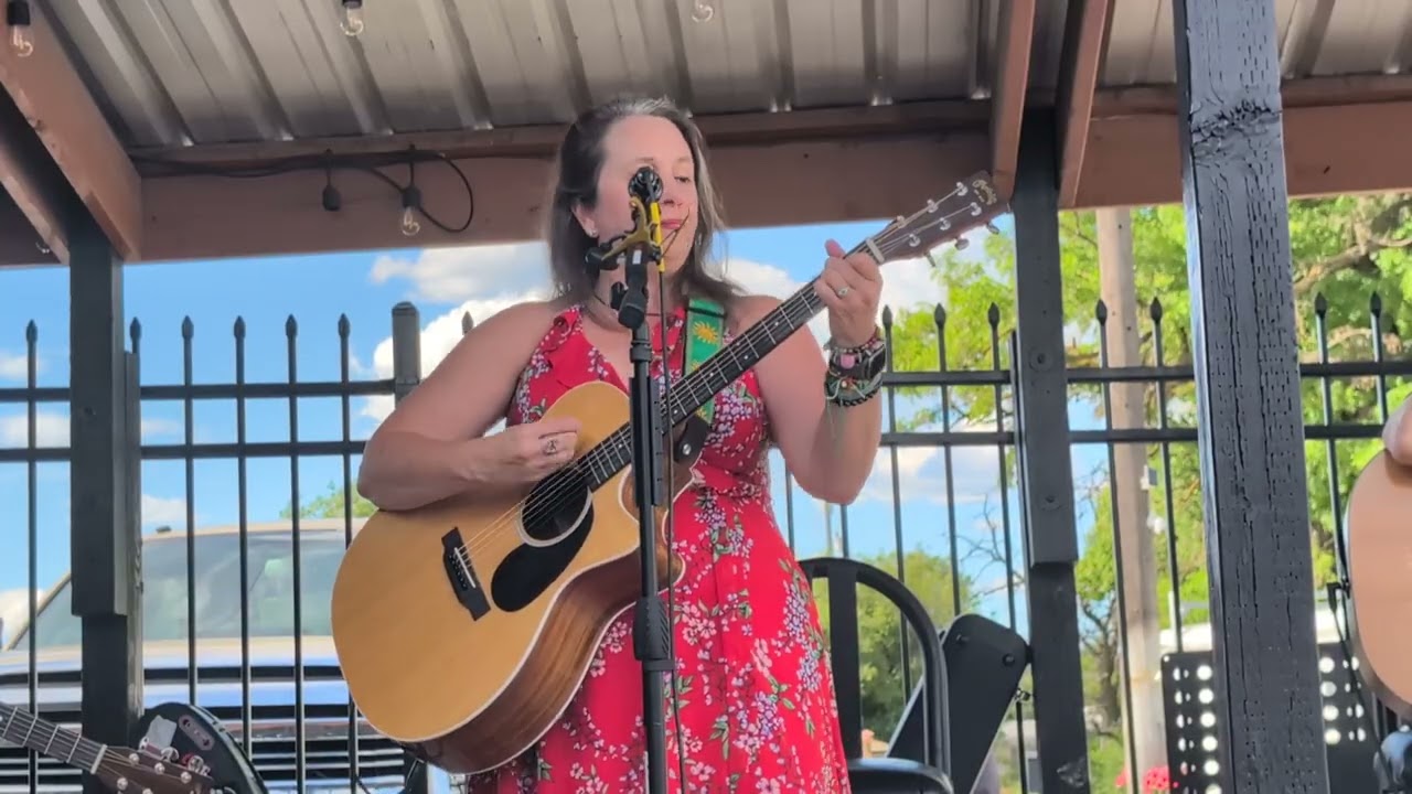 Songwriters in the Round - The Social