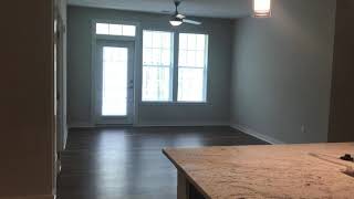 B3: 1158 sq ft