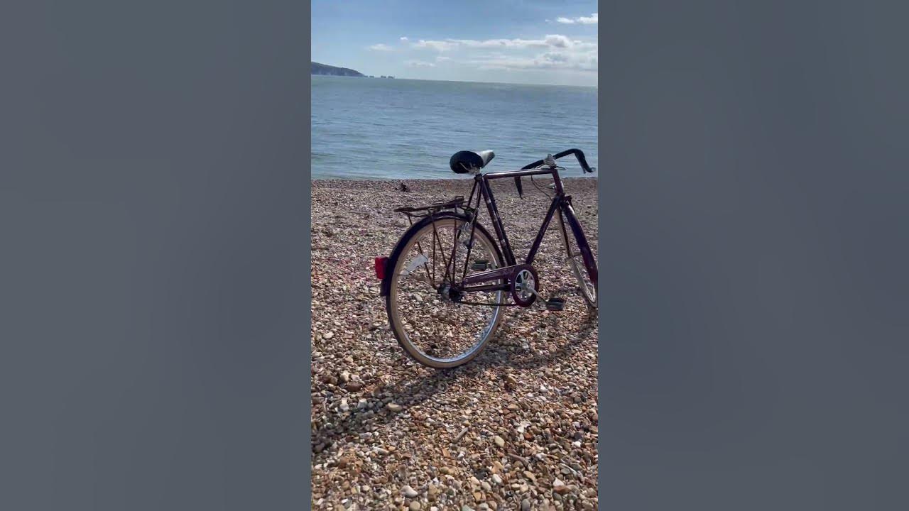 Raleigh Courier fall at Hurst Castle - YouTube