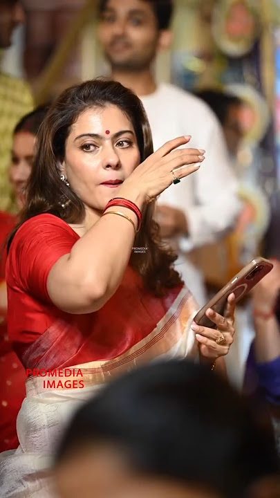 kajol 🥰 looking Shahrukh Khan with wife gauri khan 4k whatsapp video