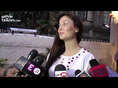 Elli Avram Blushes At Rumours About Salman Khan