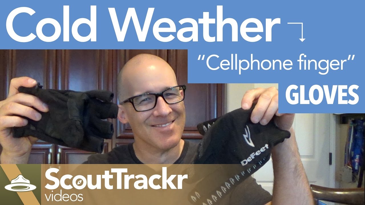 この手袋を使用すると、寒い中でも携帯電話を使用できます