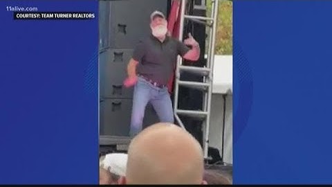 Dancing sign language interpreter during Atlanta Pride is fabulous!