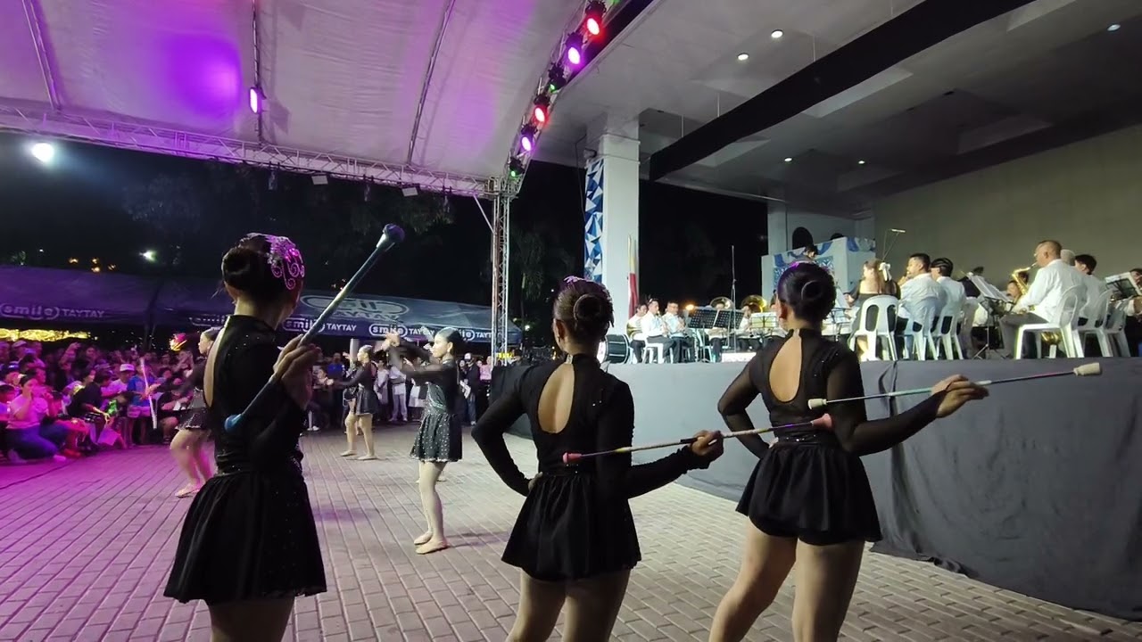 Banda Dos piece with Majorette 