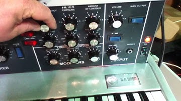 Minimoog clone & MFOS sequencer DIY On the run