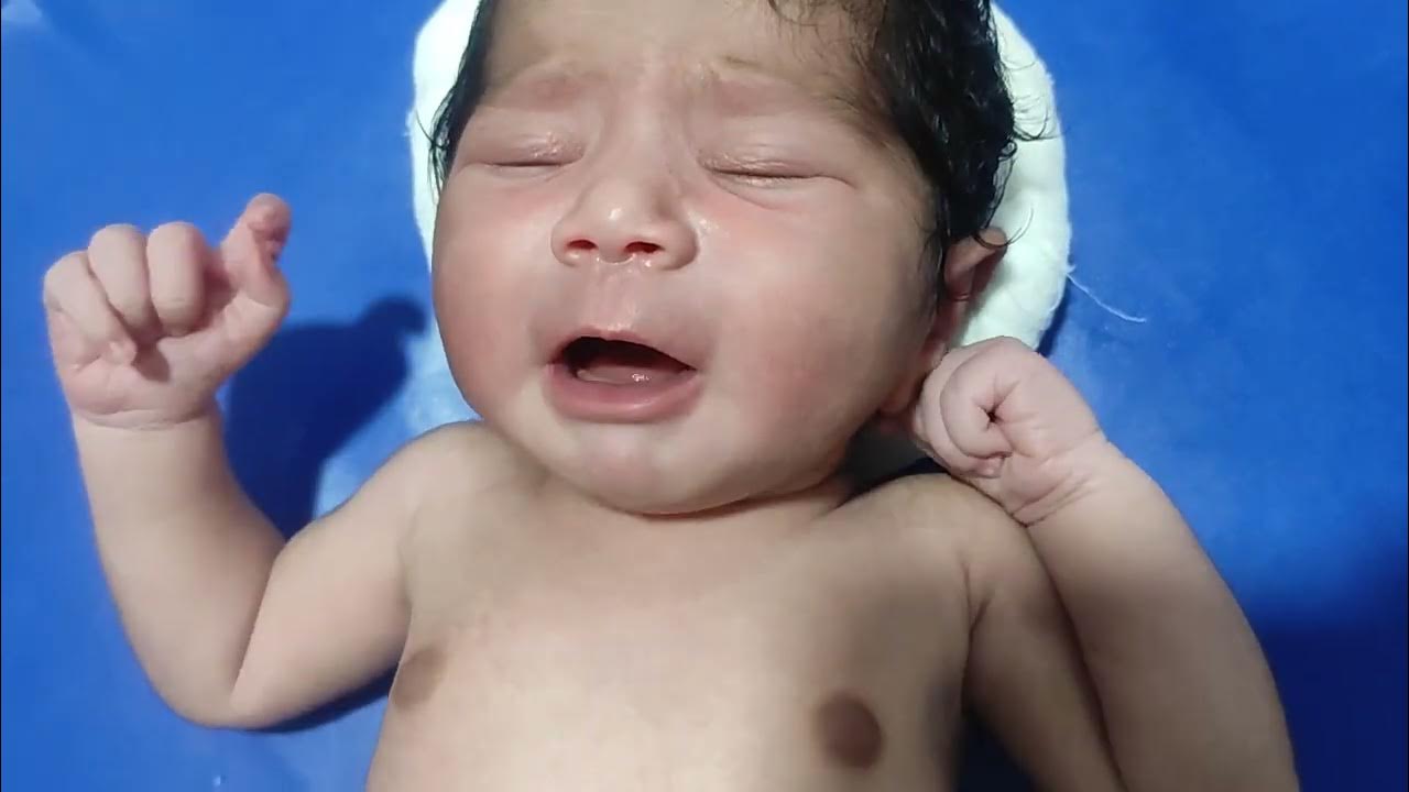 New born baby girl reaction newborn medicalstudent viralvideo YouTube