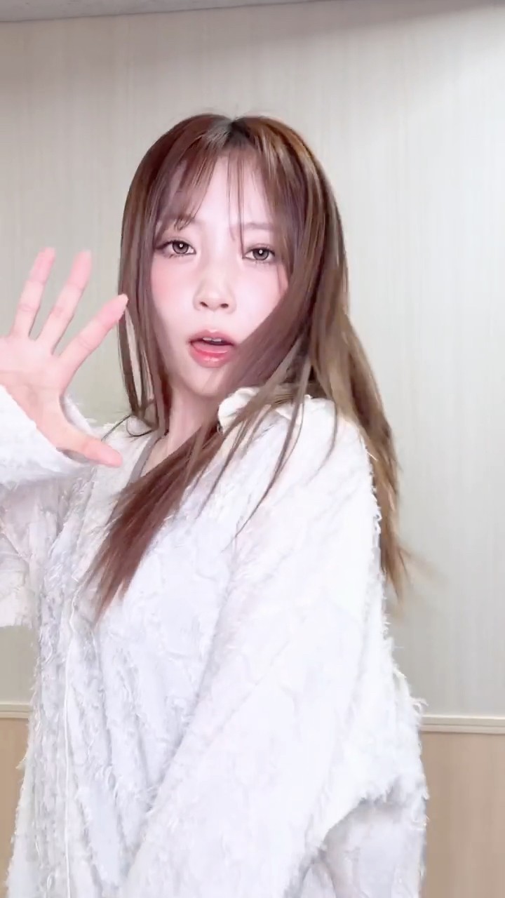 2.0💥#MAYUKA #NiziU #ニジュー #니쥬 #WithU - YouTube