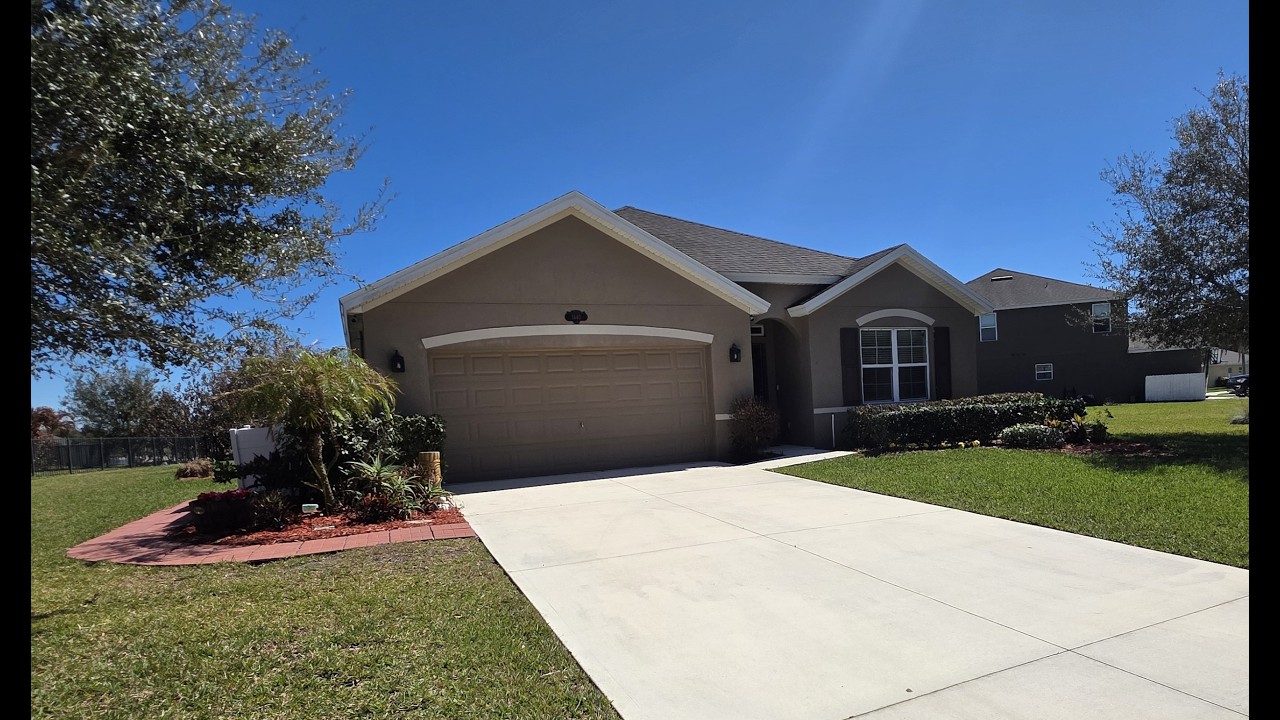 OOH-LA-LA ! For Rent 1440 Lexington Sq SW. Vero Beach, FL 32962 Vero Beach Rent, LLC