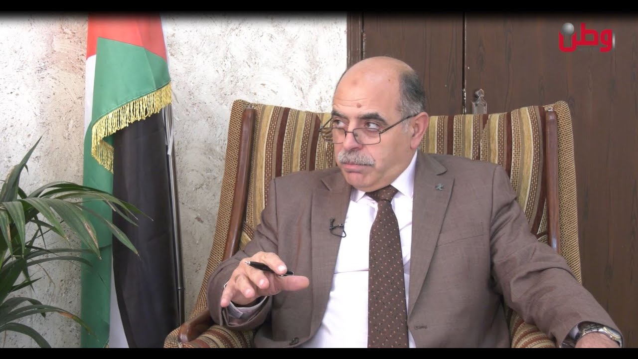 وطن تسائل رئيس بلدية بيت أمر نصر اخليل..