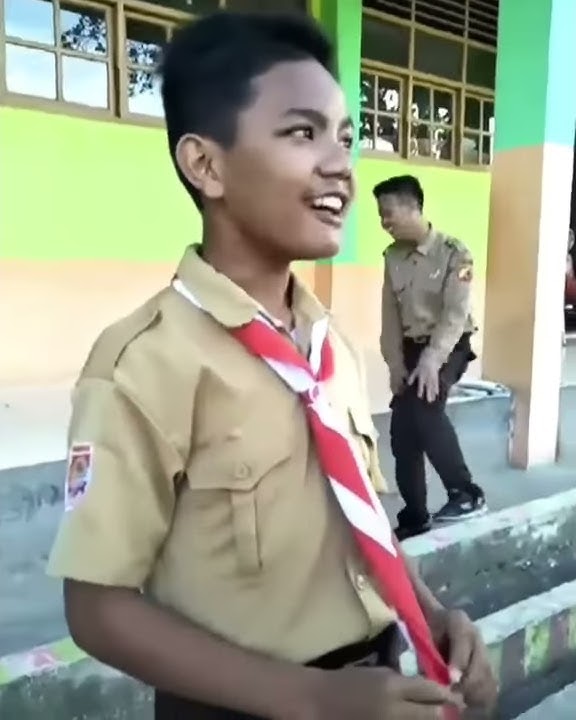 VIRAL !!! anak kecil pake seragam pramuka nyanyi dangdut tanda tanda