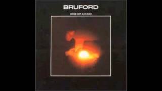 Video voorbeeld van "Travels With Myself - Bruford"