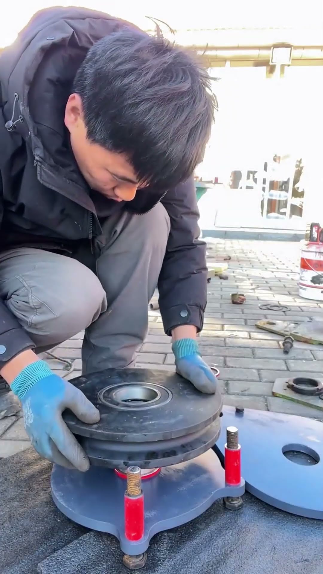 Sling bearing installation process- Good tools and machinery make work easy