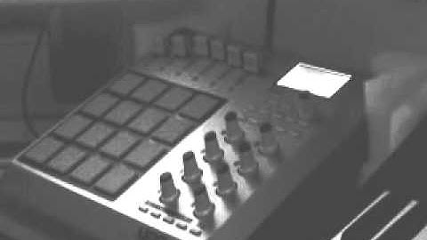 @MirakleAllure - Sampling Soulfull Keys With My MPD24 using Reason 5